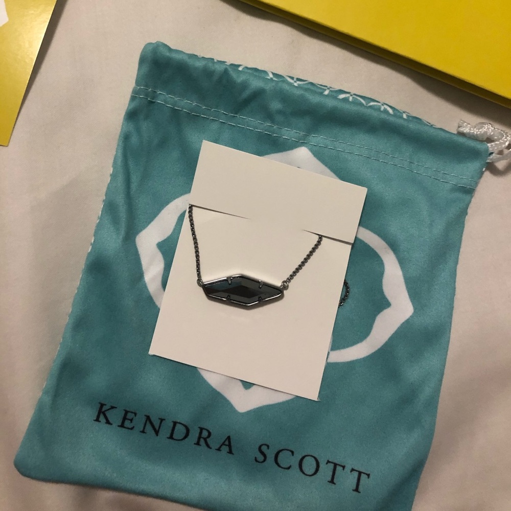 Kendra Scott Beth Necklace in Hematite
